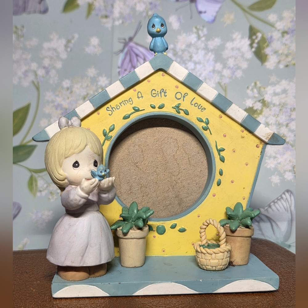 Precious Moments 1999 Enesco Picture Frame Birdhouse Girl Sharing A Gift If Love